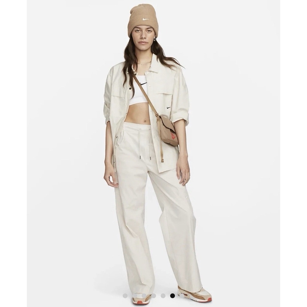 Nike Womens Sportswear Essentials Woven Pants Large Beige High Rise Wide Leg NWT